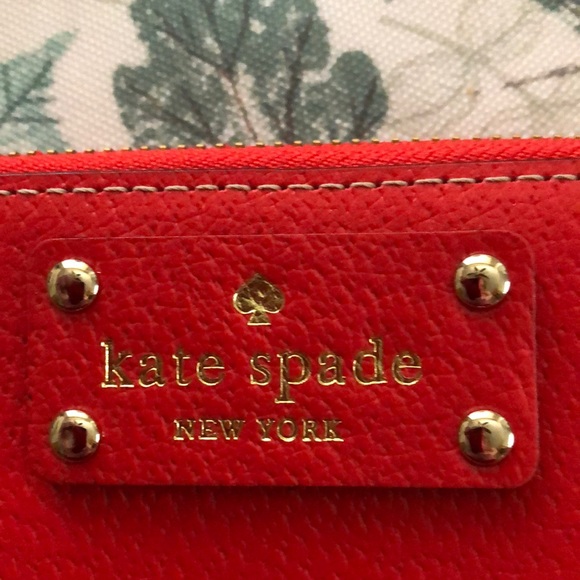 Kate ♠️ Spade Checkbook Wallet - Picture 2 of 5